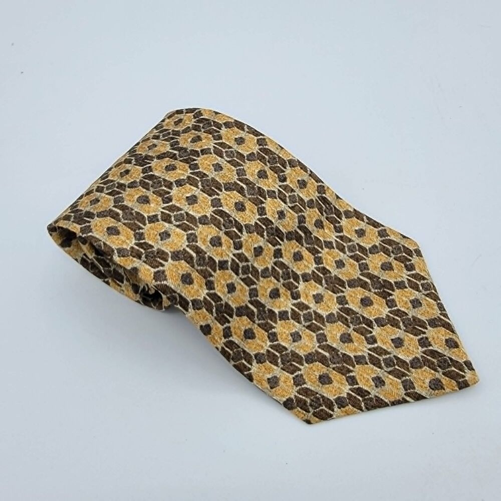 Claiborne Men’s 100% Silk Necktie Hand Made Yellow Brown Size 55.5 x 3.75